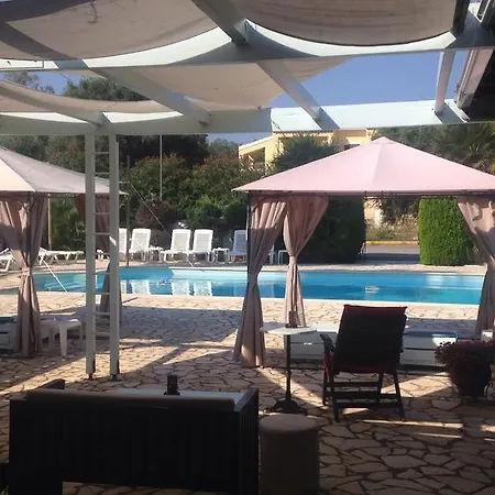 Aparthotel Athina 3*