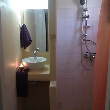 Athina 3* Kavos