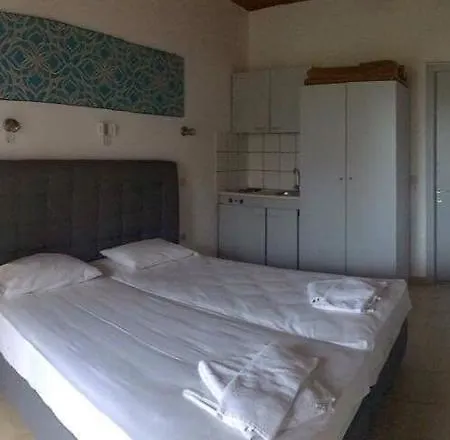 Athina Lejlighedshotel Kávos